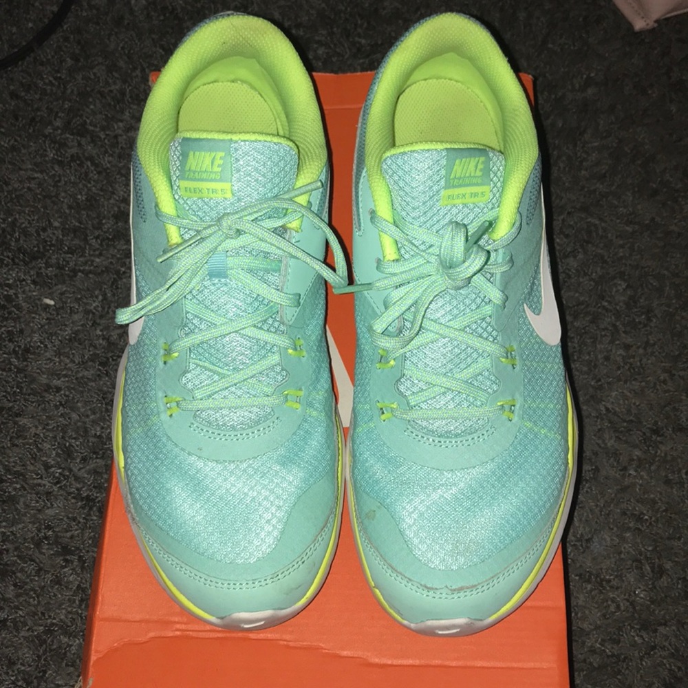 Shoes - Picture 2 of 3